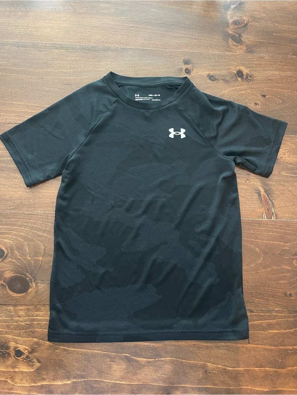 Boy’s Under Armour Short Sleeve Shirt Bundle - Picture 5 of 10
